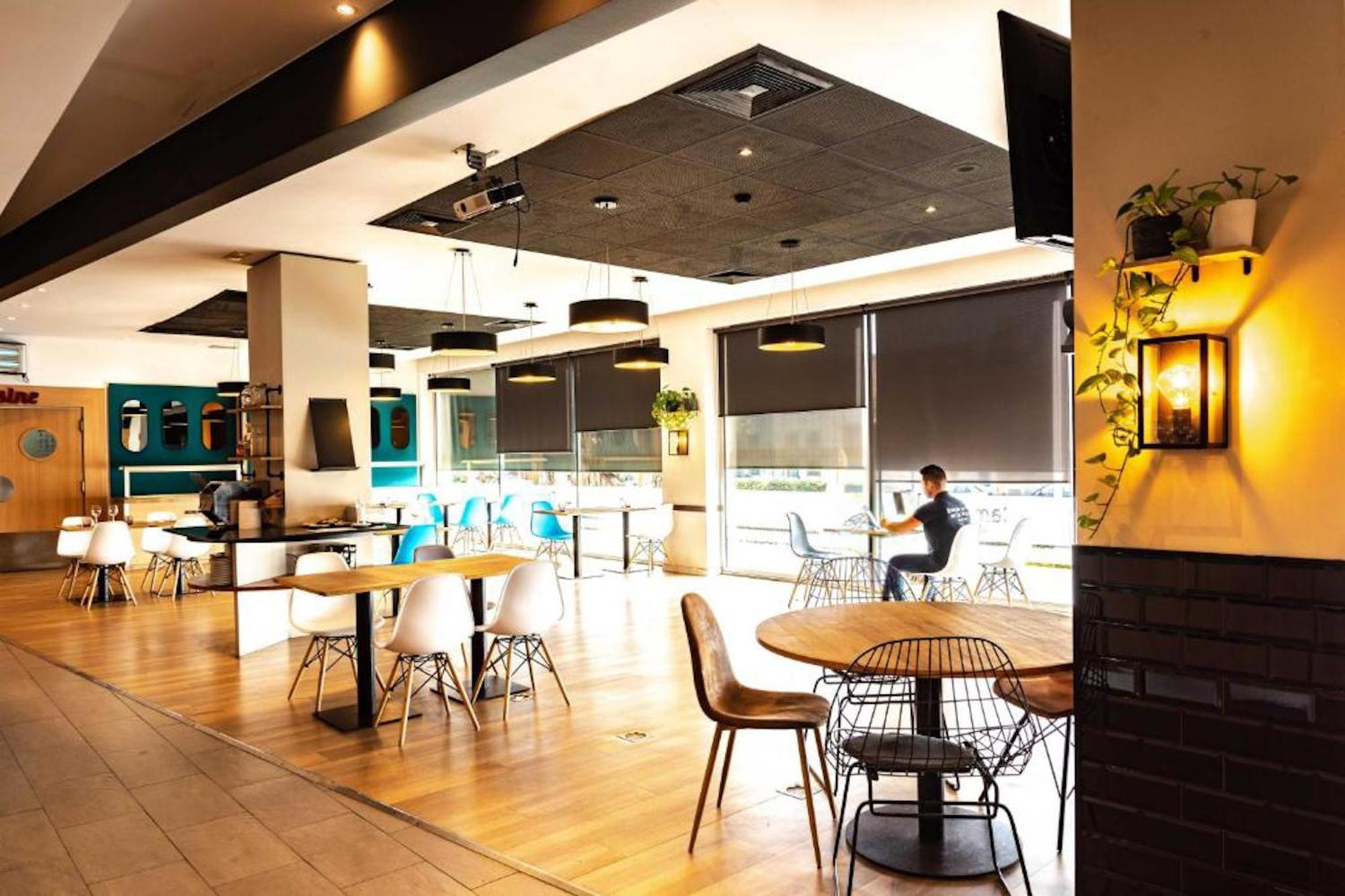 Travelodge Bcn Cornella Fira