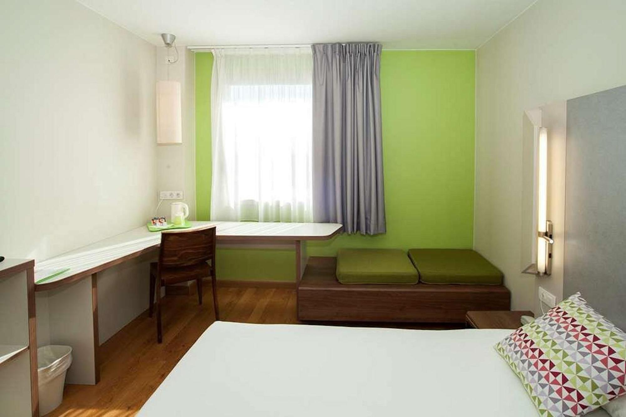 Travelodge Bcn Cornella Fira 3* Cornellà de Llobregat